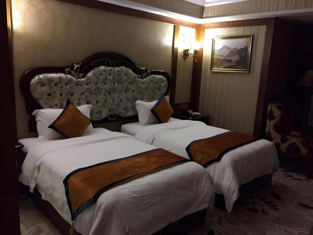 เฉิงตู เฟรนช์ ธีม โกลด์ พาเลซ Hotel ภายนอก รูปภาพ