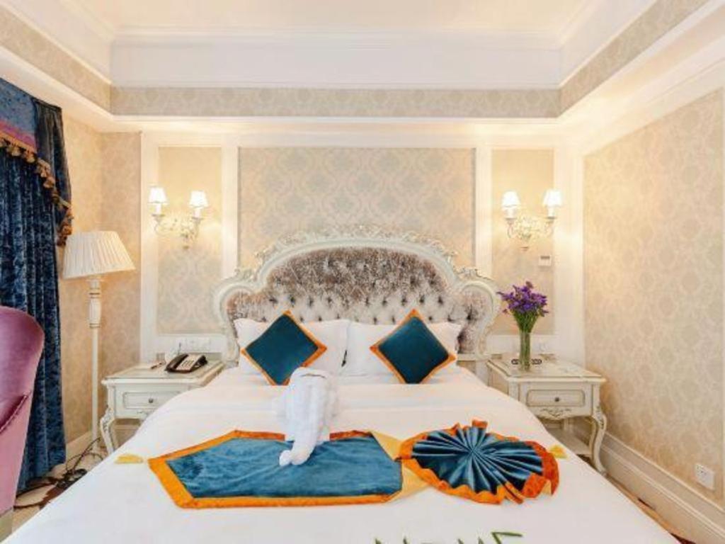 เฉิงตู เฟรนช์ ธีม โกลด์ พาเลซ Hotel ภายนอก รูปภาพ