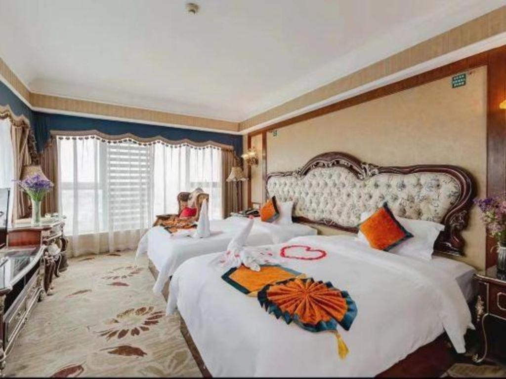 เฉิงตู เฟรนช์ ธีม โกลด์ พาเลซ Hotel ภายนอก รูปภาพ