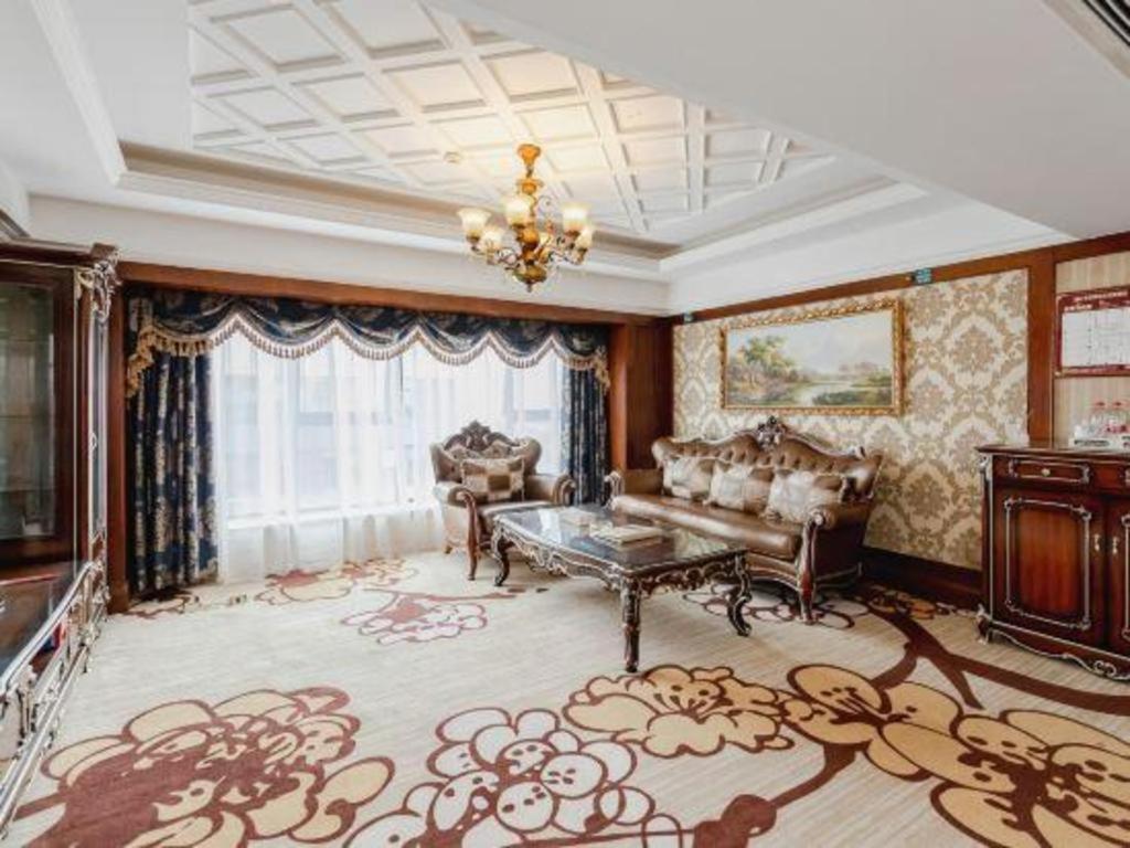 เฉิงตู เฟรนช์ ธีม โกลด์ พาเลซ Hotel ภายนอก รูปภาพ