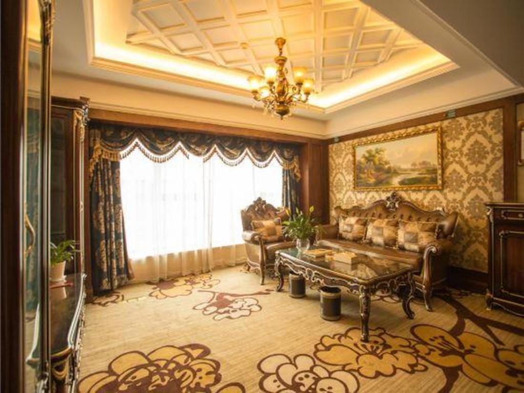 เฉิงตู เฟรนช์ ธีม โกลด์ พาเลซ Hotel ภายนอก รูปภาพ