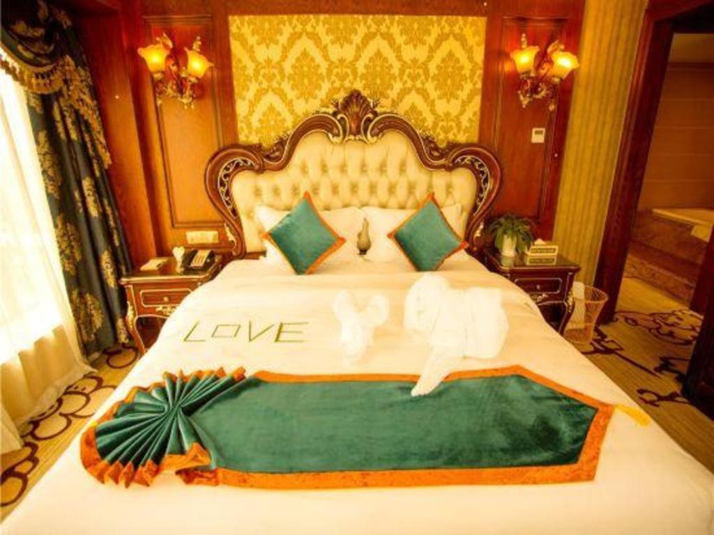 เฉิงตู เฟรนช์ ธีม โกลด์ พาเลซ Hotel ภายนอก รูปภาพ