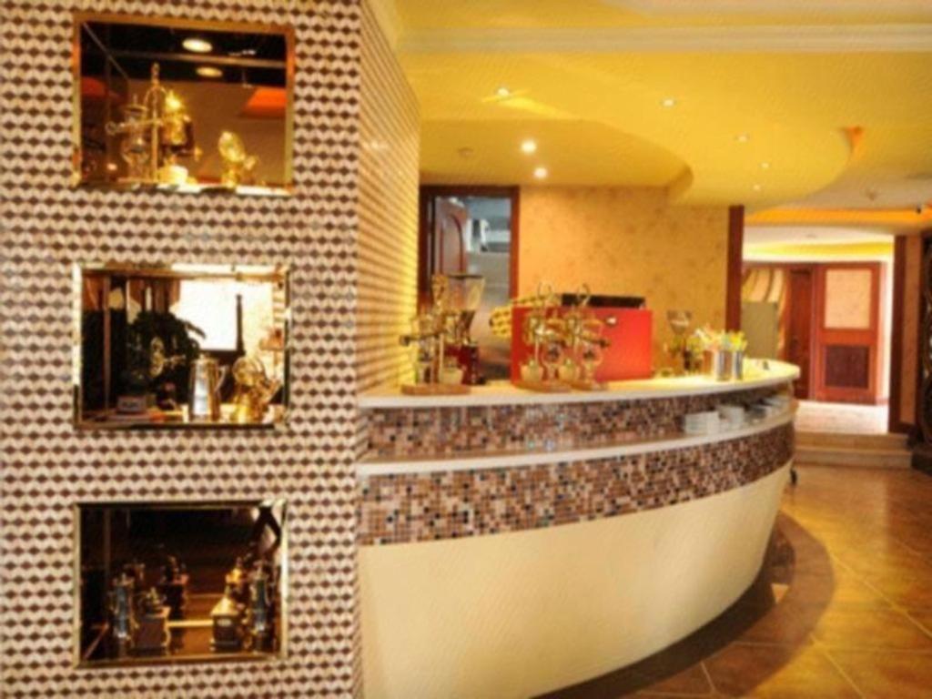 เฉิงตู เฟรนช์ ธีม โกลด์ พาเลซ Hotel ภายนอก รูปภาพ