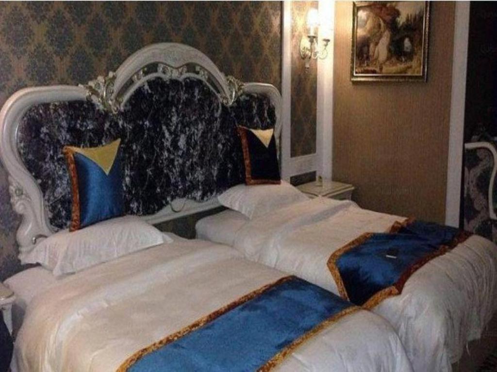 เฉิงตู เฟรนช์ ธีม โกลด์ พาเลซ Hotel ภายนอก รูปภาพ