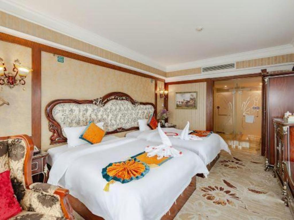 เฉิงตู เฟรนช์ ธีม โกลด์ พาเลซ Hotel ภายนอก รูปภาพ