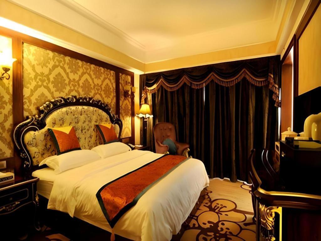 เฉิงตู เฟรนช์ ธีม โกลด์ พาเลซ Hotel ภายนอก รูปภาพ