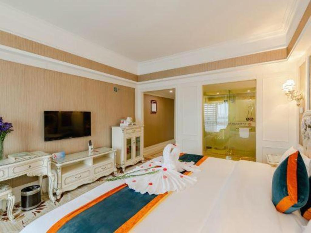 เฉิงตู เฟรนช์ ธีม โกลด์ พาเลซ Hotel ภายนอก รูปภาพ