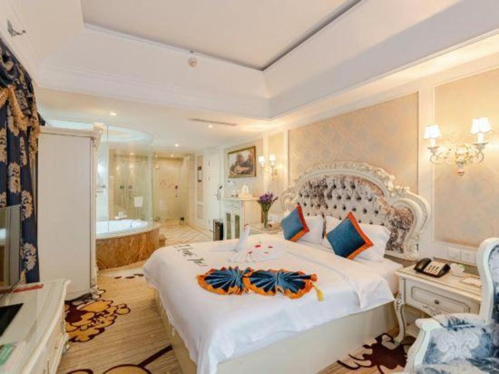 เฉิงตู เฟรนช์ ธีม โกลด์ พาเลซ Hotel ภายนอก รูปภาพ