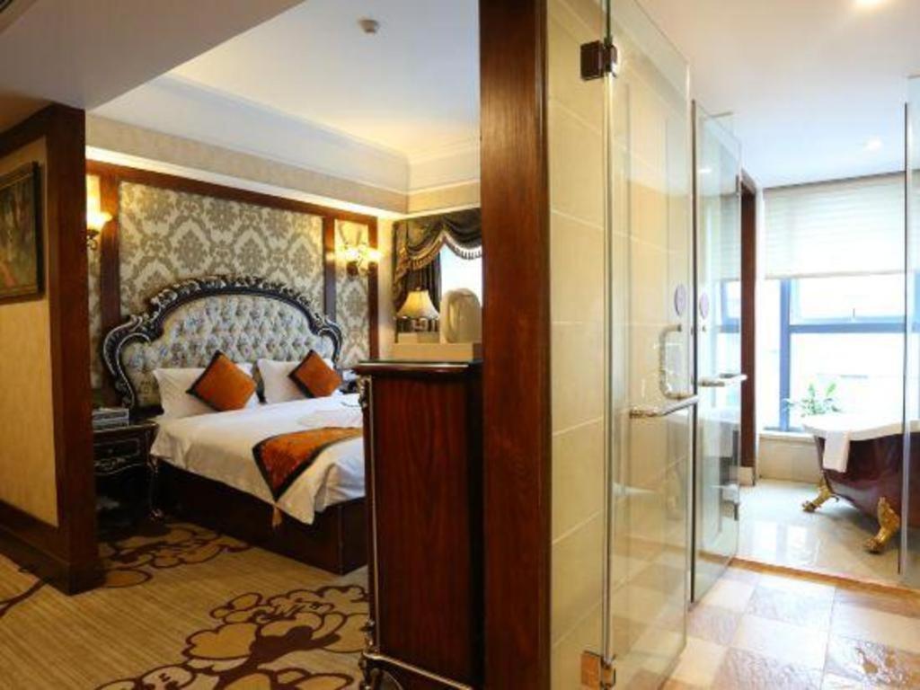 เฉิงตู เฟรนช์ ธีม โกลด์ พาเลซ Hotel ภายนอก รูปภาพ