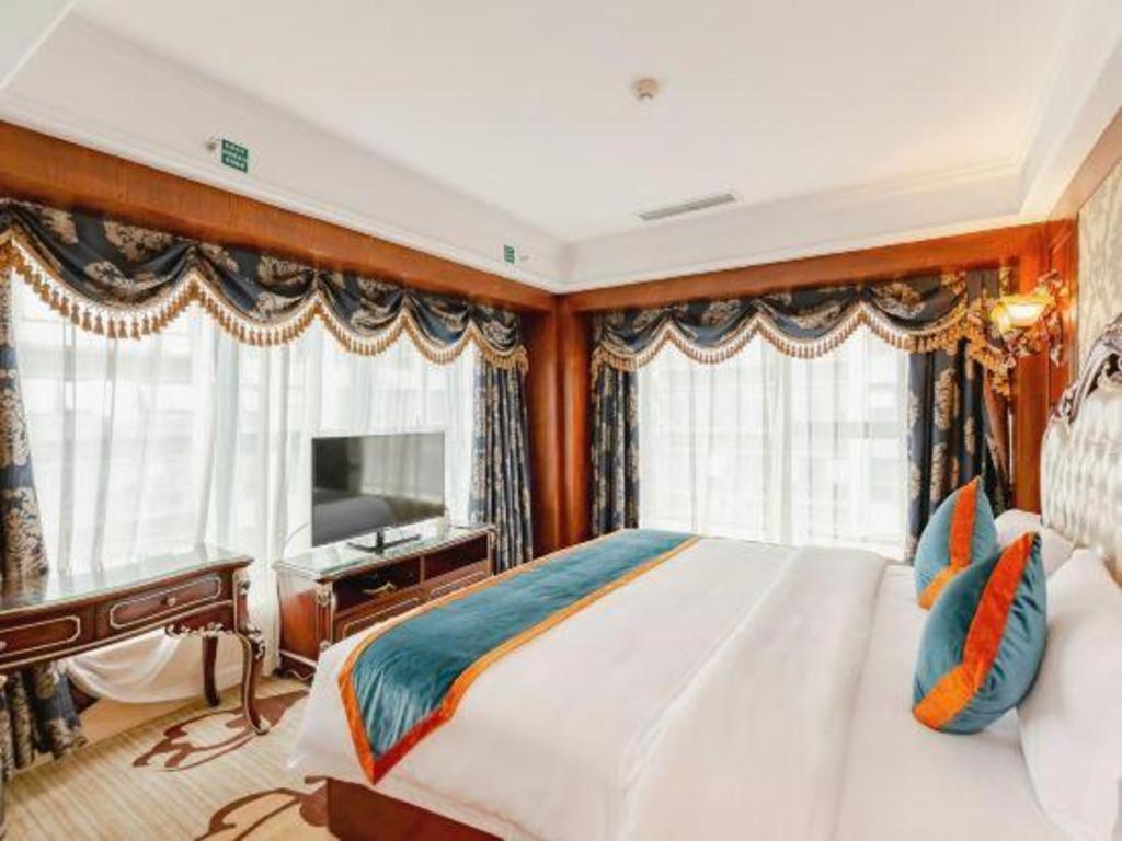 เฉิงตู เฟรนช์ ธีม โกลด์ พาเลซ Hotel ภายนอก รูปภาพ